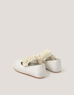 Baby Flower Pom Pom Walker Shoes Ivory