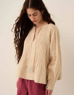 East Liza Pintuck Linen Top Camel
