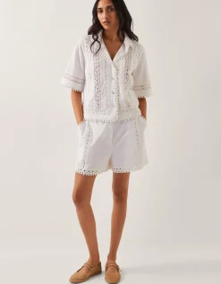 Irina High-Waisted Lace Shorts White