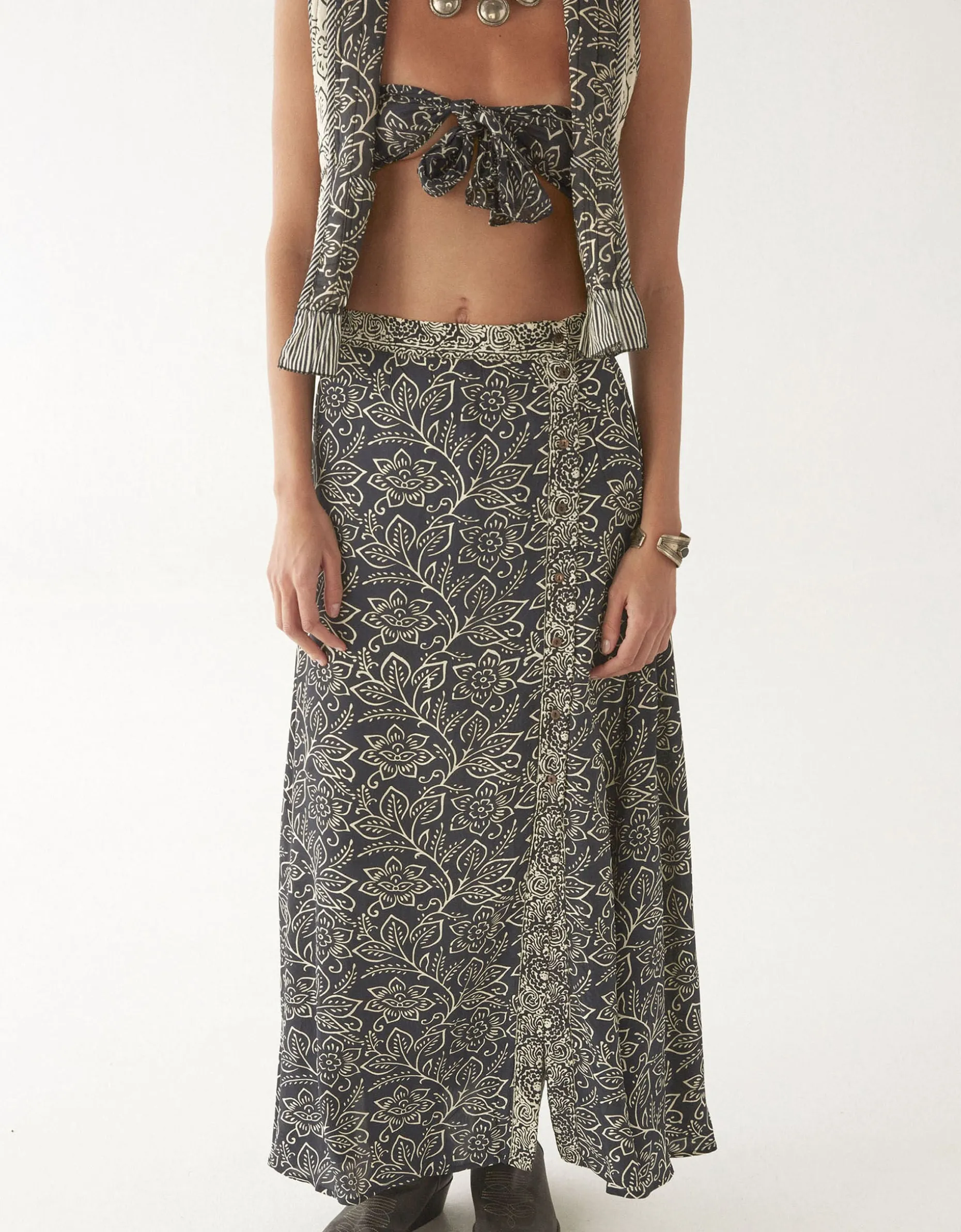 Maison Hotel Eeva Maxi Skirt Black