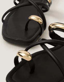 Metal Detail Toe Strap Sandals Black